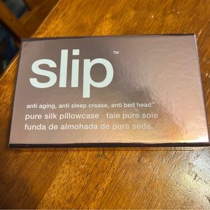 Slip pure silk pillowcase. New in box.